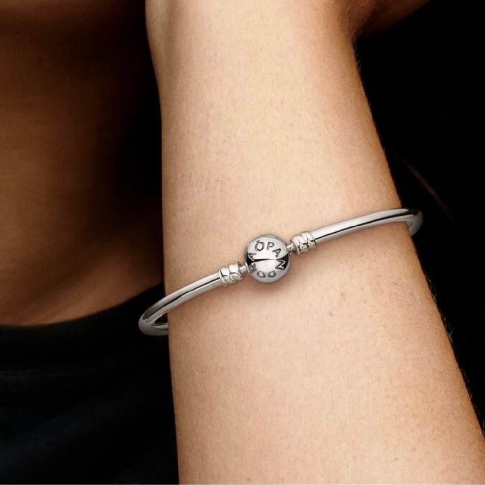 Like New Pandora 925 Silver Bangle Bracelet